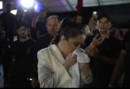 Mari Fernandez se emociona durante show no Parque do Povo com lotação do público – VEJA VÍDEO