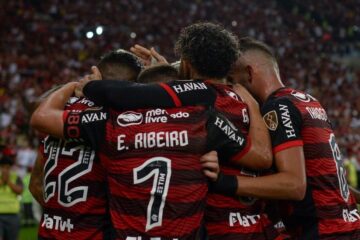 Flamengo bate Athletico-PR fora de casa com golaço de Pedro