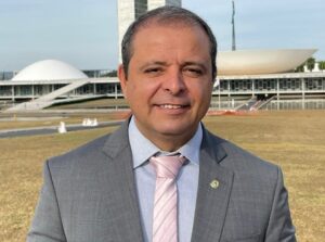 Marmuthe Cavalcanti 012 300x223 - Durante convenção, Republicanos oficializa candidatura de Marmuthe a deputado federal da Paraíba