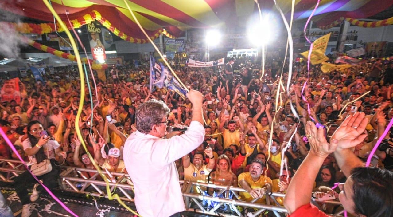 WhatsApp Image 2022 08 05 at 20.30.27 - João Azevêdo tem candidatura à reeleição homologada diante de multidão e ao lado de Lucas, Pollyanna e Alckmin