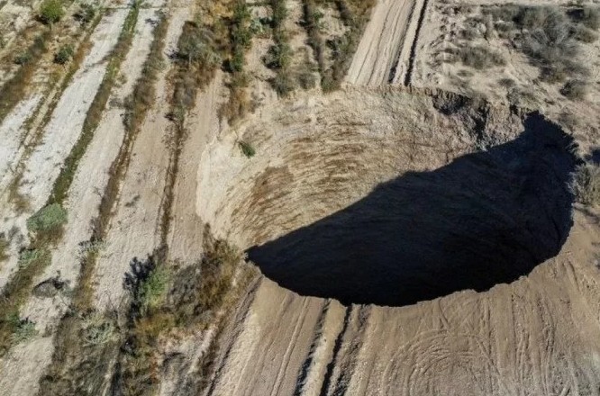 buraco chile - MISTÉRIO: Buraco gigante não para de crescer e intriga moradores do local e cientistas