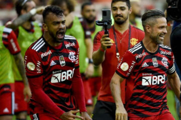 Flamengo goleia Athletico-PR por 5 a 0 e entra no G4 do Campeonato Brasileiro