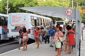 images - ATENÇÃO: Ônibus vão operar com quadro de domingo e ruas do Centro serão bloqueadas nesta sexta