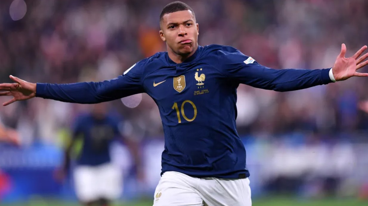 Capturar 62 - Mbappé marca dois contra a Dinamarca e França se classifica nas oitavas da Copa