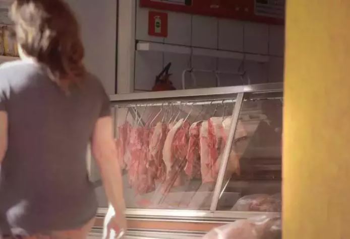 carnee - Enquete: 64% têm costume de evitar carne vermelha na Semana Santa