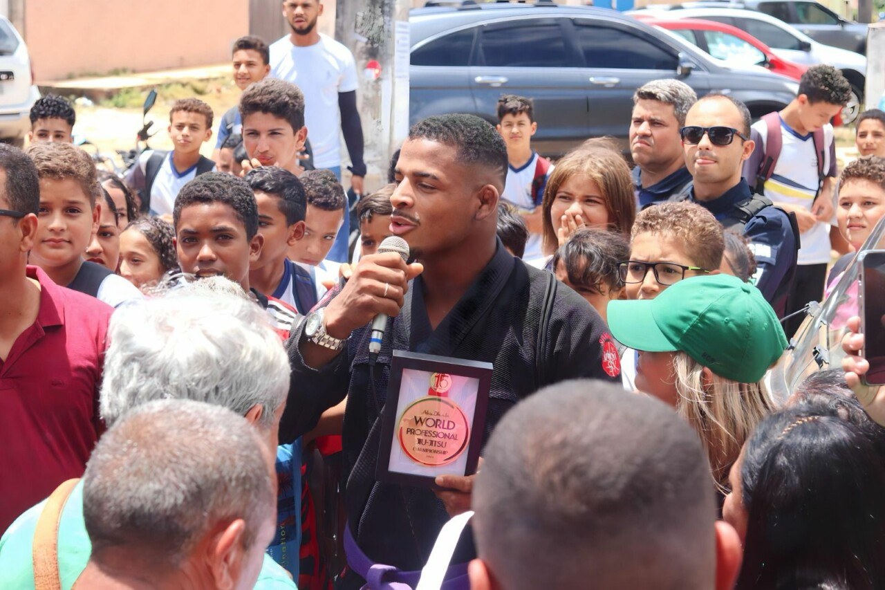 Paraibano, campeão mundial de Jiu-jítsu, Jeferson Santos é recebido com festa em Conde - Polêmica Paraíba - Polêmica Paraíba