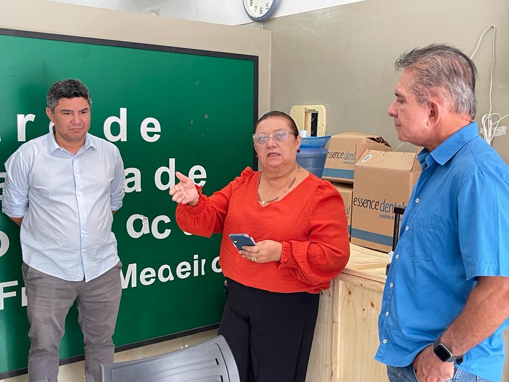 WhatsApp Image 2023 12 06 at 16.39.28 13 - Prefeitura de Patos entrega ao CEO equipamentos para modernizar e potencializar atendimentos e serviços odontológicos