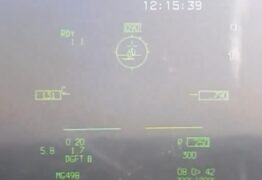 FAB intercepta avião que voava sem autorização; piloto conseguiu fugir – ASSISTA