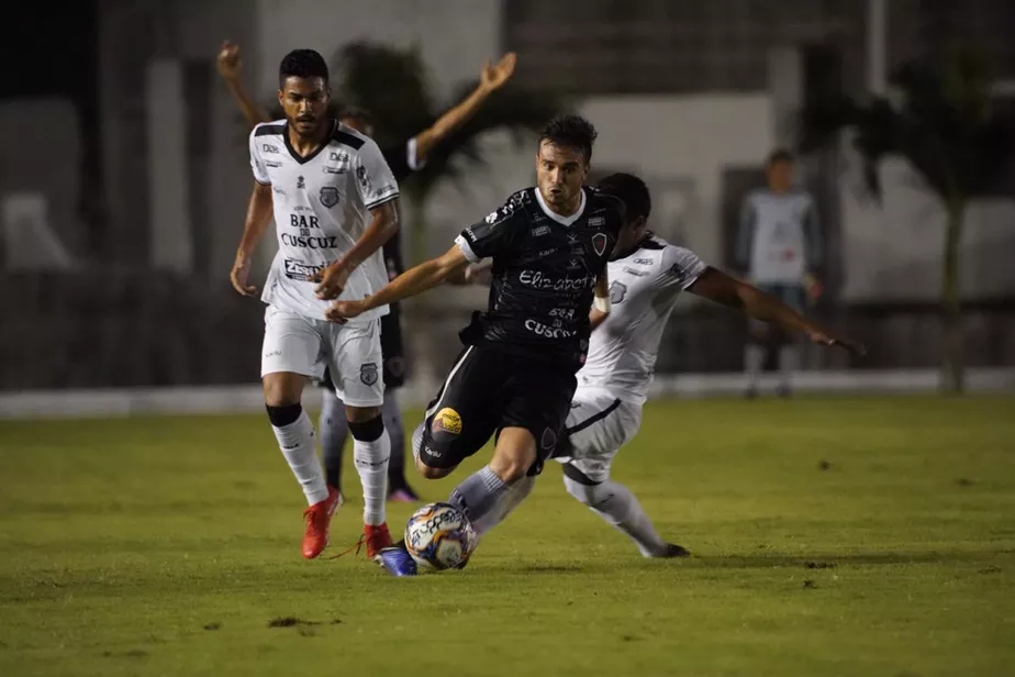Campeonato Paraibano para devido ao carnaval, mas Botafogo-PB enfrenta o Treze pela Copa do Nordeste