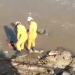 02 150x150 - Reviravolta surpreendente: Bombeiros se preparam para resgatar corpo em rio, mas 'morto' acorda; VEJA VÍDEO
