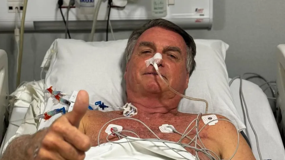 Bolsonaro segue sem movimentos intestinais há duas semanas e permanece na UTI Bolsonaro segue sem movimentos intestinais há duas semanas e permanece na UTI
