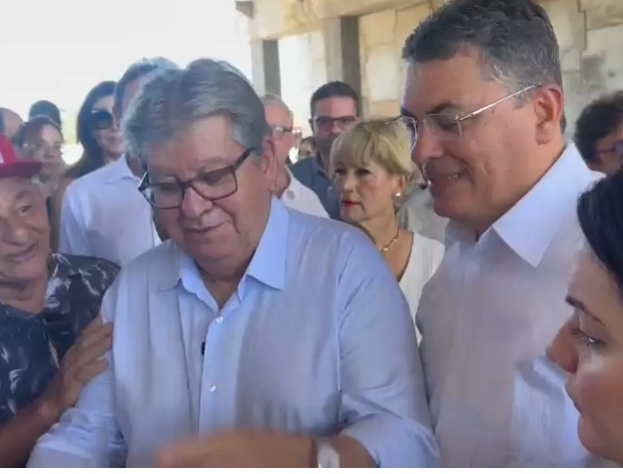 Pastor Valdir celebra liberação do Viaduto Luciano Agra e destaca compromisso com a mobilidade urbana da capital Pastor Valdir celebra liberação do Viaduto Luciano Agra e destaca compromisso com a mobilidade urbana da capital