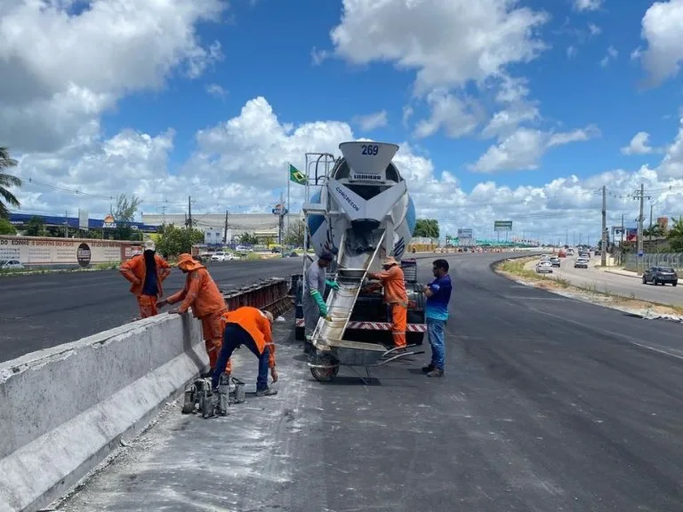 Viaduto da BR-230 em Água Fria será liberado até o fim do mês, diz DER-PB Viaduto da BR-230 em Água Fria será liberado até o fim do mês, diz DER-PB
