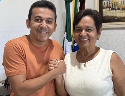 Ivonete Barros deixa a oposição e se une ao governo de Jackson Alvino em Santa Rita Ivonete Barros deixa a oposição e se une ao governo de Jackson Alvino em Santa Rita