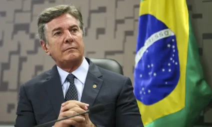 Collor sai da prisão e vai para casa cumprir pena com tornozeleira eletrônica Collor sai da prisão e vai para casa cumprir pena com tornozeleira eletrônica