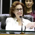 STF condena Carla Zambelli a 10 anos de prisão e perda do mandato por unanimidade
