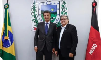 João Azevêdo apresenta potencialidades e oportunidades de investimentos a embaixador da Itália