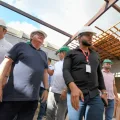 João Azevêdo inspeciona obras de travessia urbana e reforma e ampliação de escola em Princesa Isabel