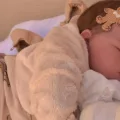 Posto nega vacina a bebê reborn e mulher causa confusão na unidade de saúde