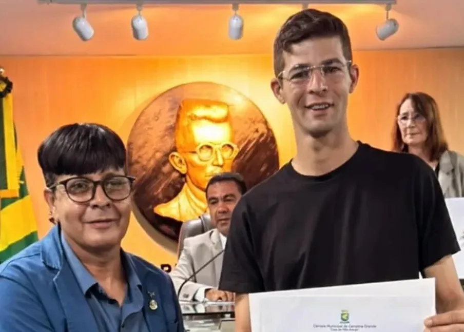Vereador Rostand esclarece homenagem a Piloto de grau e defende trabalhador reconhecido em Campina Grande; veja Vereador Rostand esclarece homenagem a Piloto de grau e defende trabalhador reconhecido em Campina Grande; veja