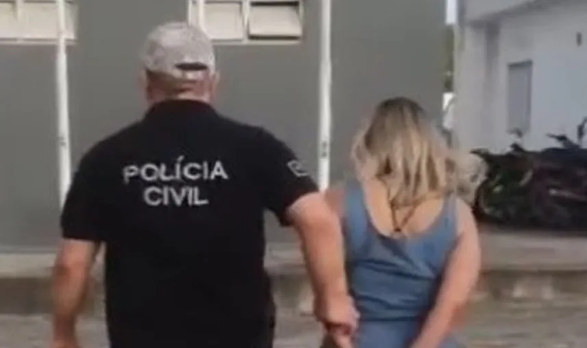 INUSITADO: Mulher de 45 anos é presa em Campina Grande por suspeita de tentar matar 'namorado' de apenas 16 anos INUSITADO: Mulher de 45 anos é presa em Campina Grande por suspeita de tentar matar 'namorado' de apenas 16 anos