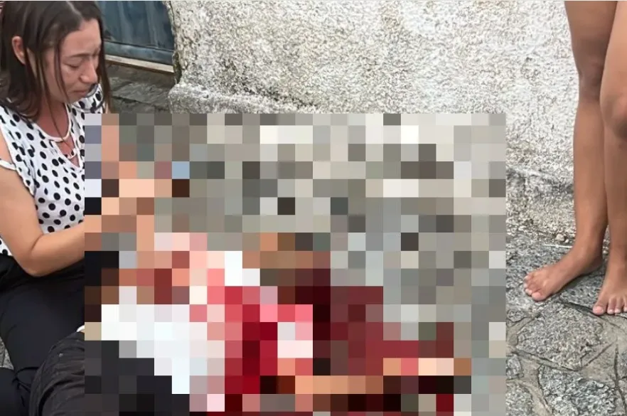 Homem é morto a tiros enquanto aguardava filho na calçada de escola em Mangabeira Homem é morto a tiros enquanto aguardava filho na calçada de escola em Mangabeira