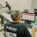 Procon-JP autua iFood e multa aplicativo por cobrança indevida de consumação mínima