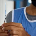 Casos de síndromes gripais crescem e Prefeitura de João Pessoa alerta para vacinação