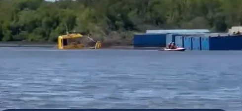 SUSTO: Rebocador afunda em obra da Ponte do Futuro em Cabedelo - VEJA O VÍDEO
