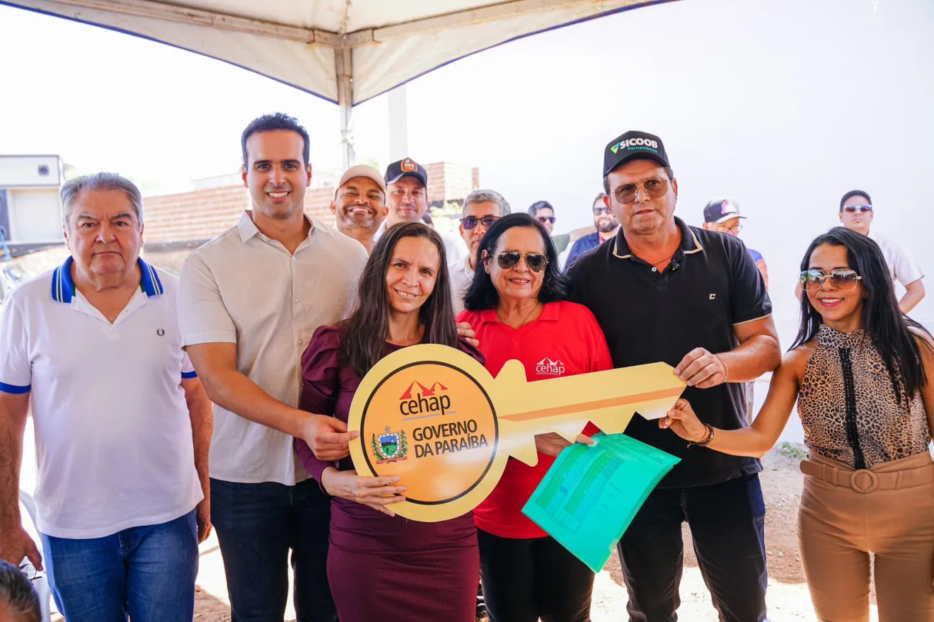 No Cariri, vice-governador Lucas Ribeiro entrega unidades habitacionais e participa do Leite Festa No Cariri, vice-governador Lucas Ribeiro entrega unidades habitacionais e participa do Leite Festa