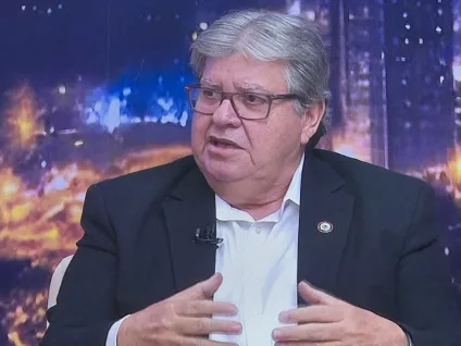 Azevêdo conta se Hugo Motta tem colocado sem nome como candidato ao governo e revela interesse de Lula em sua candidatura ao Senado
