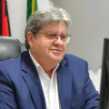 João Azevêdo está entre os 15 governadores mais bem pagos do Brasil; confira ranking