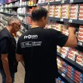 Procon-JP fiscaliza supermercados para impedir venda de creme dental suspenso pela Anvisa