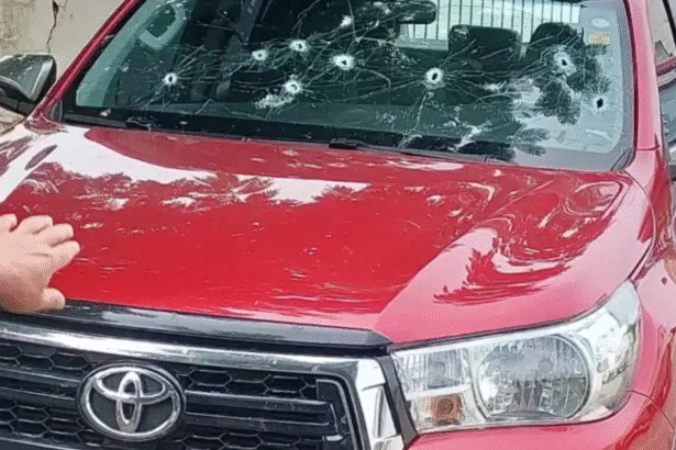 Juíza é alvo de ataque armado no Cariri paraibano; marido policial reage e um suspeito morre