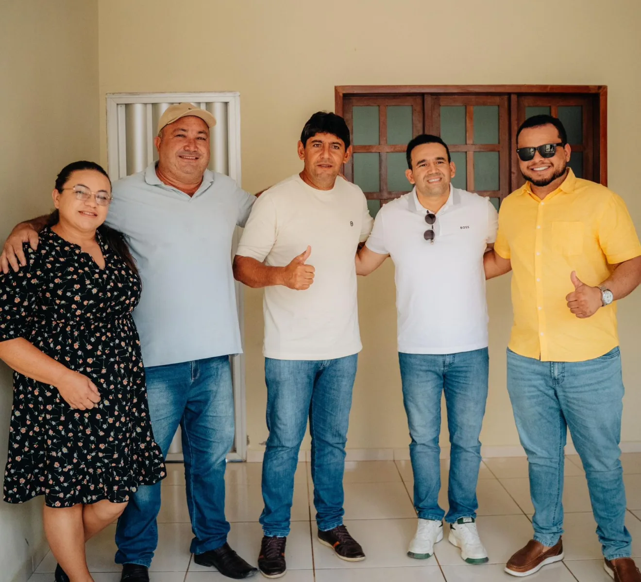 Dr. Jhony avança no interior e recebe apoio de presidente da Câmara e vereadores em São Vicente do Seridó Dr. Jhony avança no interior e recebe apoio de presidente da Câmara e vereadores em São Vicente do Seridó