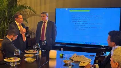 Efraim quer fechar o cerco contra empresas criadas para sonegar imposto e prejudicar o mercado legal Efraim quer fechar o cerco contra empresas criadas para sonegar imposto e prejudicar o mercado legal