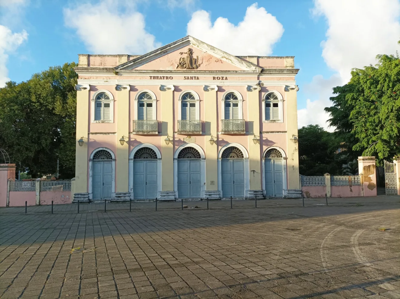 PARAHYBA E SUAS HISTÓRIAS: O Teatro Santa Roza e seus fantasmas - Por Sérgio Botelho PARAHYBA E SUAS HISTÓRIAS: O Teatro Santa Roza e seus fantasmas - Por Sérgio Botelho