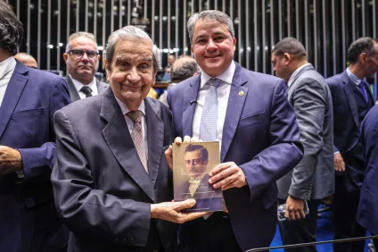 Efraim promove sessão histórica a Epitácio Pessoa no Senado Federal