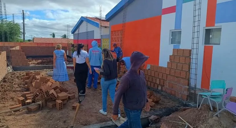 Prefeitura de São João do Rio do Peixe realiza visita técnica à construção de novas salas de aula na EMEIEF Amélia Soares de Moraes Prefeitura de São João do Rio do Peixe realiza visita técnica à construção de novas salas de aula na EMEIEF Amélia Soares de Moraes