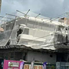 Prédio de luxo na orla da Capital começa a demolir parte construída acima do permitido por lei - VEJA QUAL É O LOCAL