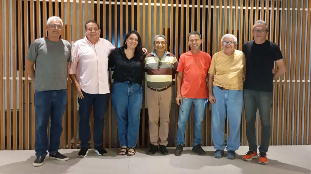 Nadja Claudino é aclamada nova presidente da Academia Cajazeirense de Artes e Letras Nadja Claudino é aclamada nova presidente da Academia Cajazeirense de Artes e Letras