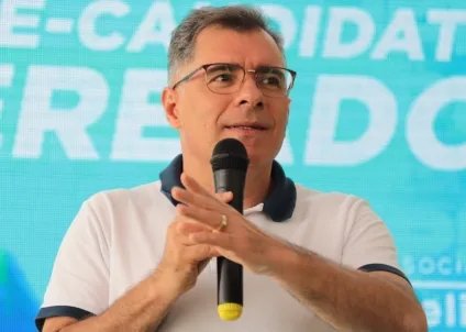 Gesto em vídeo de campanha rende multa de R$ 30 mil a Artur Bolinha