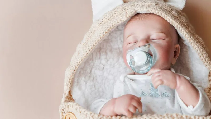 Mulher que processou trabalho após empresa negar licença-maternidade de bebê reborn desiste de ação