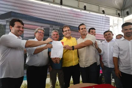 João Azevêdo entrega escola, Ciretran, Centro de Hemodiálise e autoriza novas obras da Saúde em Piancó