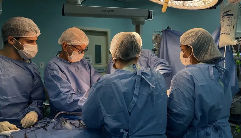 Doação de coração e outros órgãos e tecidos retira seis pessoas da lista de espera por transplantes Doação de coração e outros órgãos e tecidos retira seis pessoas da lista de espera por transplantes