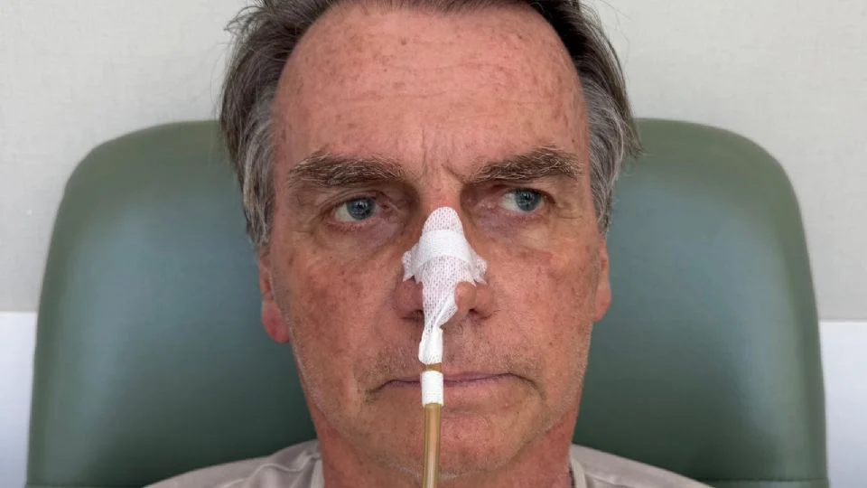Bolsonaro anuncia alta e diz que vai ao ato pela anistia a golpistas em Brasília Bolsonaro anuncia alta e diz que vai ao ato pela anistia a golpistas em Brasília