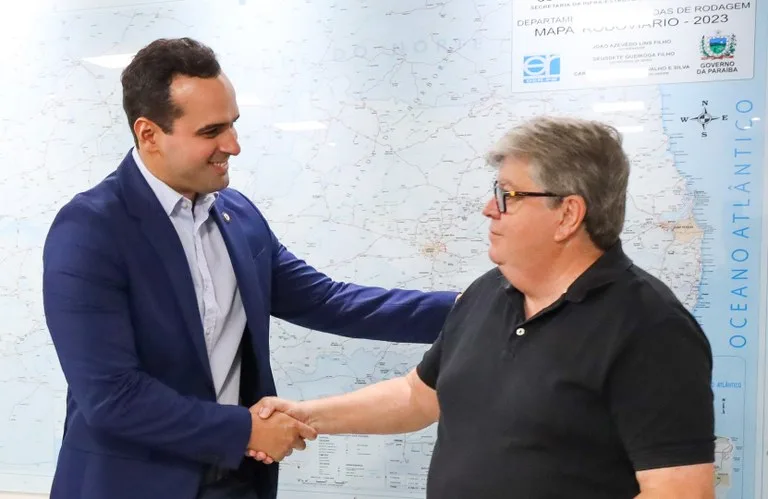 Enquanto articulam rompimento, João e Lucas trabalham pelo sertão - Por Gildo Araújo Enquanto articulam rompimento, João e Lucas trabalham pelo sertão - Por Gildo Araújo