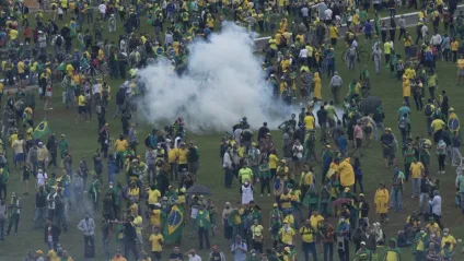 Redução de penas do 8/1 sinaliza intrincado debate sobre influência de multidão