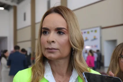 Daniella Ribeiro divulga nota após vereador afirmar que mulher deveria ter apanhado