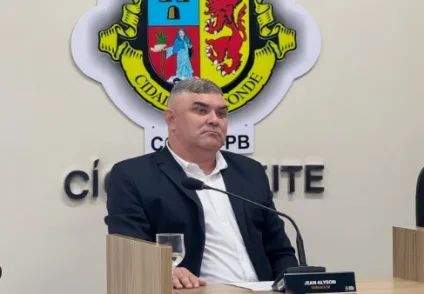 Vereador de Conde tenta fugir da polícia, colide com viatura e é autuado em João Pessoa